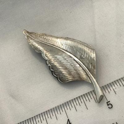 Beautiful SilverTone Vintage Brooch