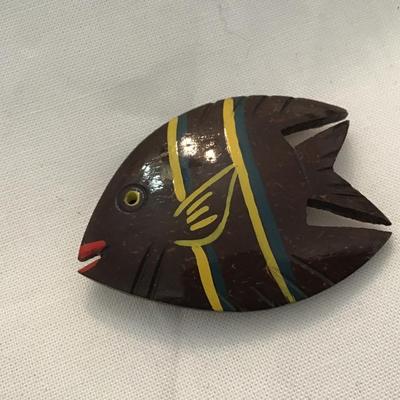 Vintage Shell Brooch