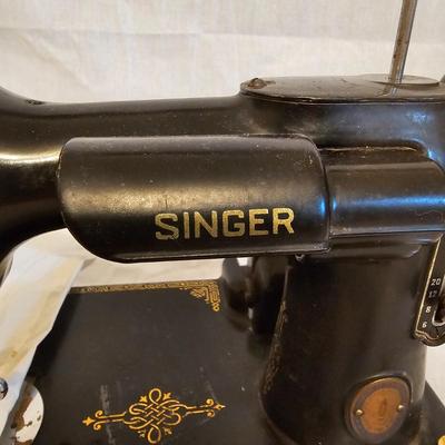 Singer Model 221-1 Featherweight Sewing Machine (BGB-JS )