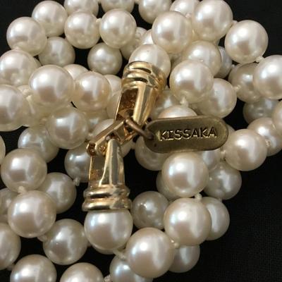 Beautiful vintage KISSAKA hand knotted glass, faux pearl necklace