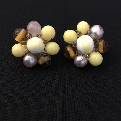 Vintage, yellow daisy flower clip on earrings