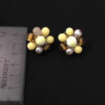 Vintage, yellow daisy flower clip on earrings