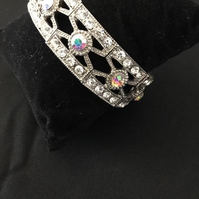Beautiful vintage stretch bracelet