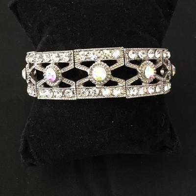 Beautiful vintage stretch bracelet