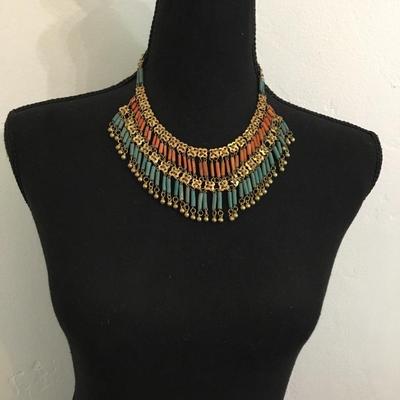 Pretty vintage statement necklace