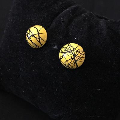 Vintage stud earrings