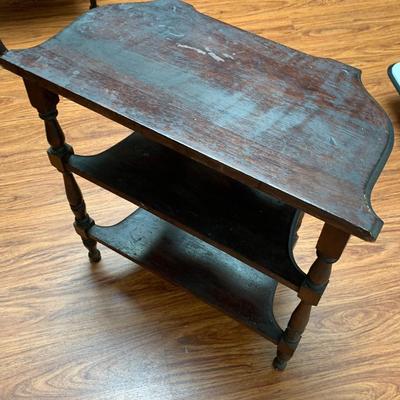 Short Shelf Table