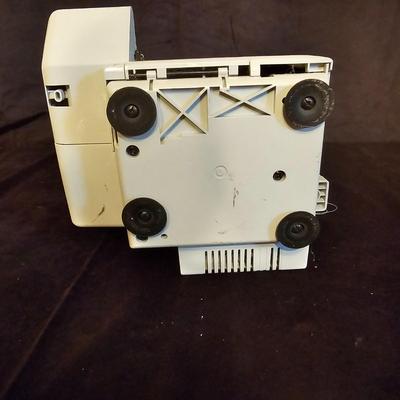 Singer Professional Serger/Overlock Machine & More (BGB-JS)