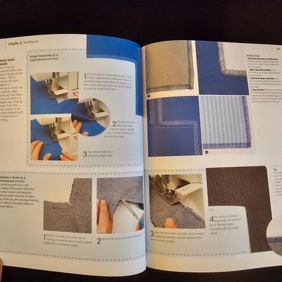 Singer Professional Serger/Overlock Machine & More (BGB-JS)