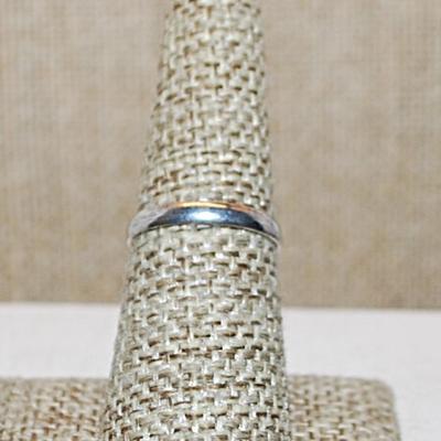 Size 7 Marked .925 Long Rectangle TIGER EYE Gemstone Ring on a Silver-Plated Band (6.0g)