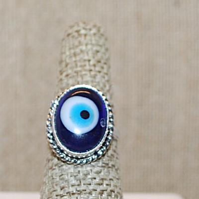 Size 6½ Marked .925 "EYEBALL" CABOCHON Gemstone Ring on a Silver-Plated Band (5.5g)