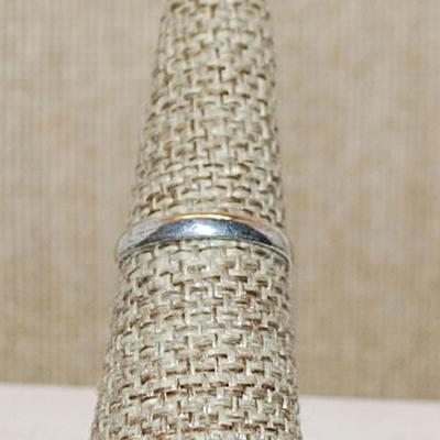 Size 6½ Marked .925 "EYEBALL" CABOCHON Gemstone Ring on a Silver-Plated Band (5.5g)