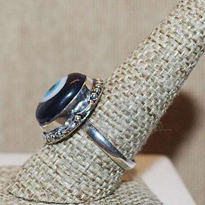 Size 9 Marked .925 (Marking Offset) "EYEBALL" CABOCHON Gemstone Ring with Decorative Surround on a Silver-Plated Band (6.2g)