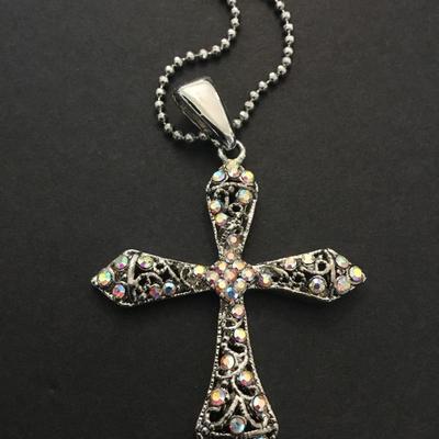 Beautiful Silver-tone rhinestone cross pendant necklace