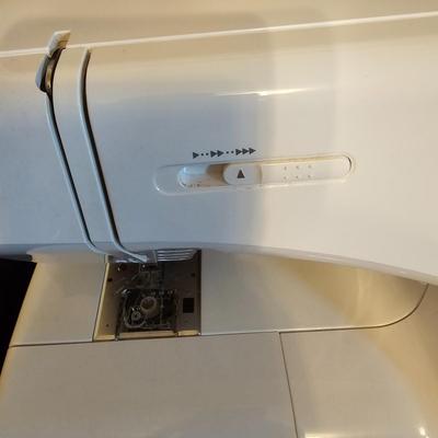 Janome Memory Craft 9000 Sewing Machine (BGB-JS)