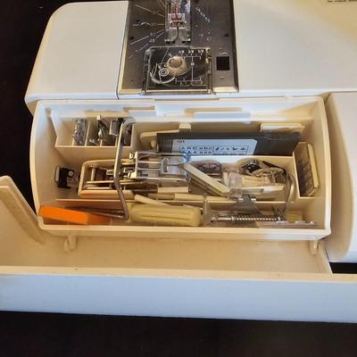 Janome Memory Craft 9000 Sewing Machine (BGB-JS)