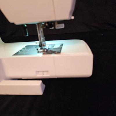Janome M7200 Sewing Machine & Accessories (BGB-JS)