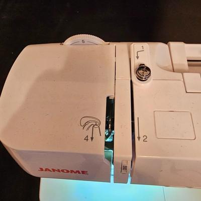 Janome M7200 Sewing Machine & Accessories (BGB-JS)