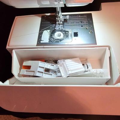 Janome M7200 Sewing Machine & Accessories (BGB-JS)