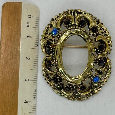 Pin Brooch Gold Tone missing stones
