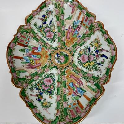 Antique c1880 Large Oval Chinese Export Rose Medallion Footed Centerpiece Bowl