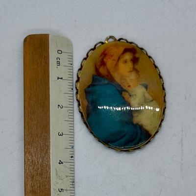 Mother and Child Baby Portrait Pendant Unsigned Gold Tone Blue Shawl Brown Kerchief