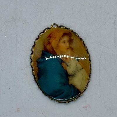 Mother and Child Baby Portrait Pendant Unsigned Gold Tone Blue Shawl Brown Kerchief