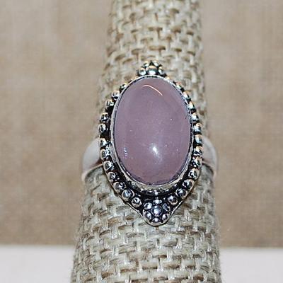 Size 6½ Marked .925 Oval PURPLE CABOCHON Gemstone Ring with Dimple Surround on a Silver-Plated Band (4.8g)