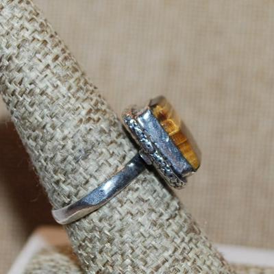 Size 8½ Marked .925 Square TIGER EYE GEMSTONE Ring on a Silver-Plated Band (4.7g)