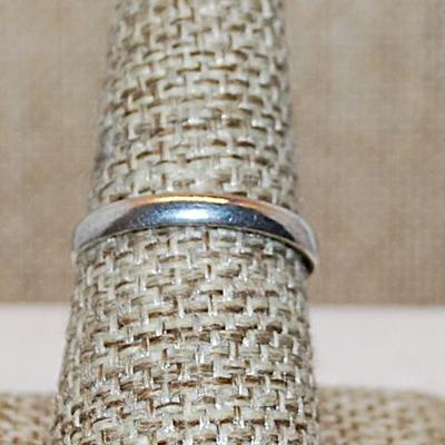 Size 8½ Marked .925 Square TIGER EYE GEMSTONE Ring on a Silver-Plated Band (4.7g)