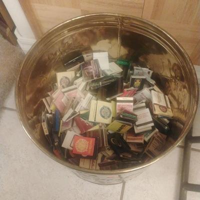 Giant lot of matches