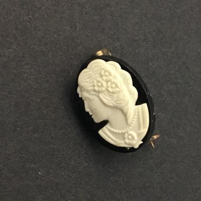 Vintage Cameo pin