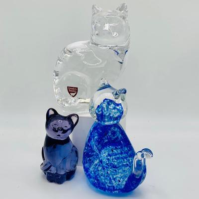 LOT 8: Collection of Glass/Crystal Figures/Paperweights by Orrefors, Fenton and More