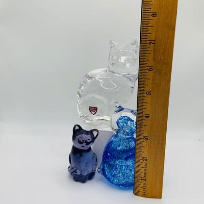 LOT 8: Collection of Glass/Crystal Figures/Paperweights by Orrefors, Fenton and More