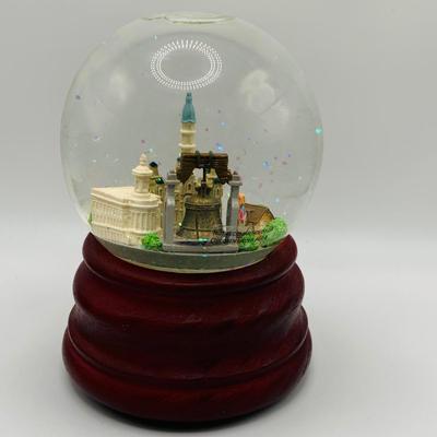 LOT 9: Lenox Glass Apple and Lincolns Home Glass Paperweight and a Philadelphia Snow Globe