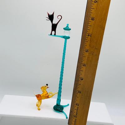 LOT 15: Assortment of Art Glass and Crystal Cat Figures