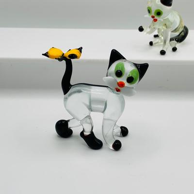 LOT 15: Assortment of Art Glass and Crystal Cat Figures