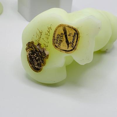 LOT 16: Fenton Signed Yellow Custard / Uranium Glass Bud Vase and Cat