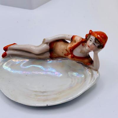 LOT 25: Kemble-Wheaton Glass Floral Glass Trinket Box, Westmorland Milk Glass Plate and Vintage Porcelain Ring Tray with a Bathing Beauty