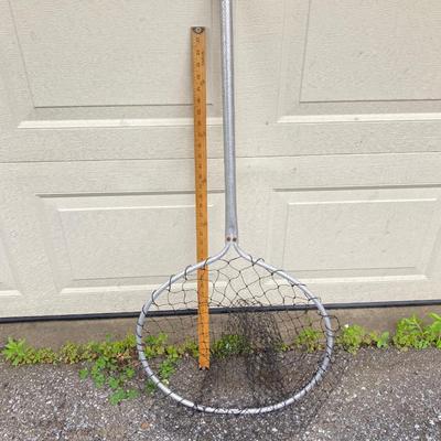LOT 60: Crooked Creek Paddle Company Model C10765 Wooden Oars (NIP), Life Jackets, Metal / Plastic Oars and Fishing Net