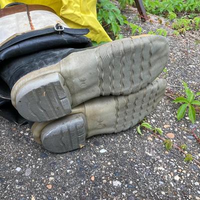 LOT 65: Fishing Gear - Wading Boots Size 10, Yellow Overalls, Cosom Flow - Troll Bait Bucket and More