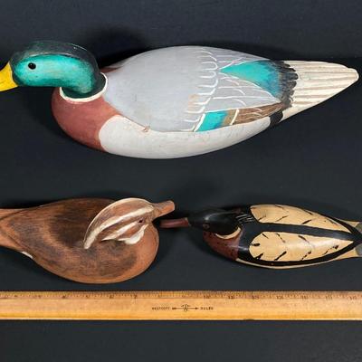 LOT 81: Beautiful Carved Wood Duck / Decoy Collection