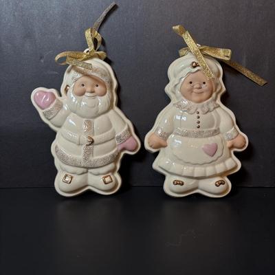 LOT 83: Holiday Lenox Collection