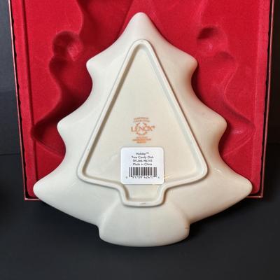 LOT 83: Holiday Lenox Collection
