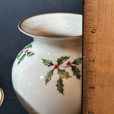 LOT 83: Holiday Lenox Collection