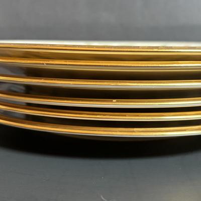 LOT 84: Lenox Christmas Holly Berry Collection: Dessert Plates, Teacups & Saucers, Serving Plates