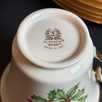 LOT 84: Lenox Christmas Holly Berry Collection: Dessert Plates, Teacups & Saucers, Serving Plates