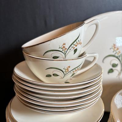 LOT 85: Vintage Knowles Forsythia Collection