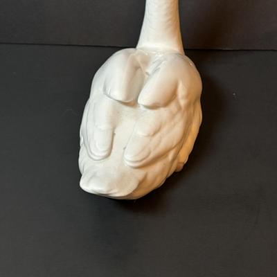 LOT 91: Lladro Swan & a Beswick, England Swan