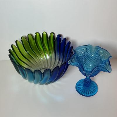 LOT 94 Vintage Blue Green Teal Art Glass Bowl & Colonial Blue Pedestal Bowl w/Ruffle Edge & Diamone Cut Pattern